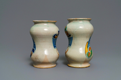 A pair of polychrome Italian maiolica albarelli, Deruta, 2nd half 16th C.